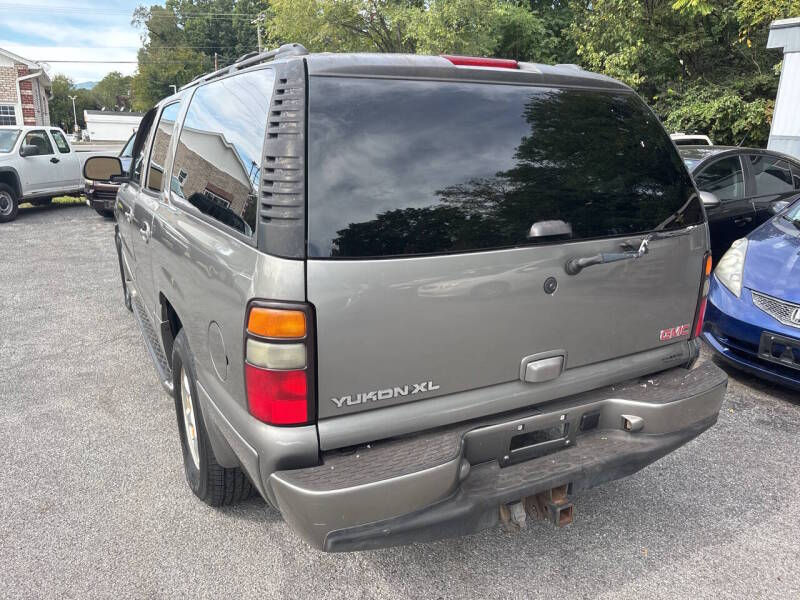 2006 GMC Yukon XL thumbnail 11