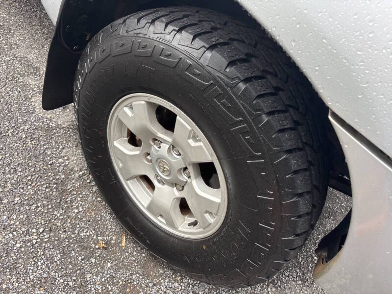 2009 Toyota Tacoma thumbnail 19