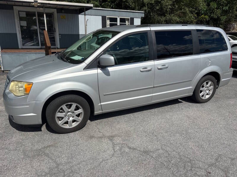 2010 Chrysler Town and Country thumbnail 17