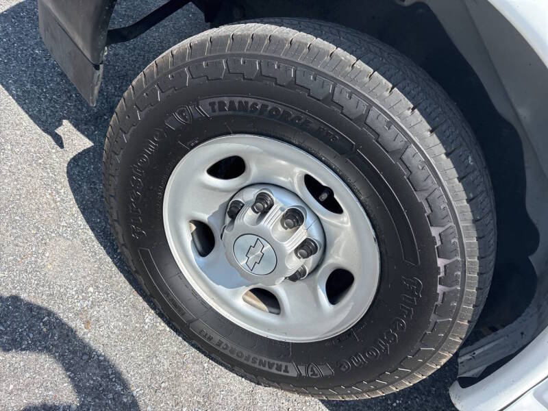 2020 Chevrolet Express thumbnail 20