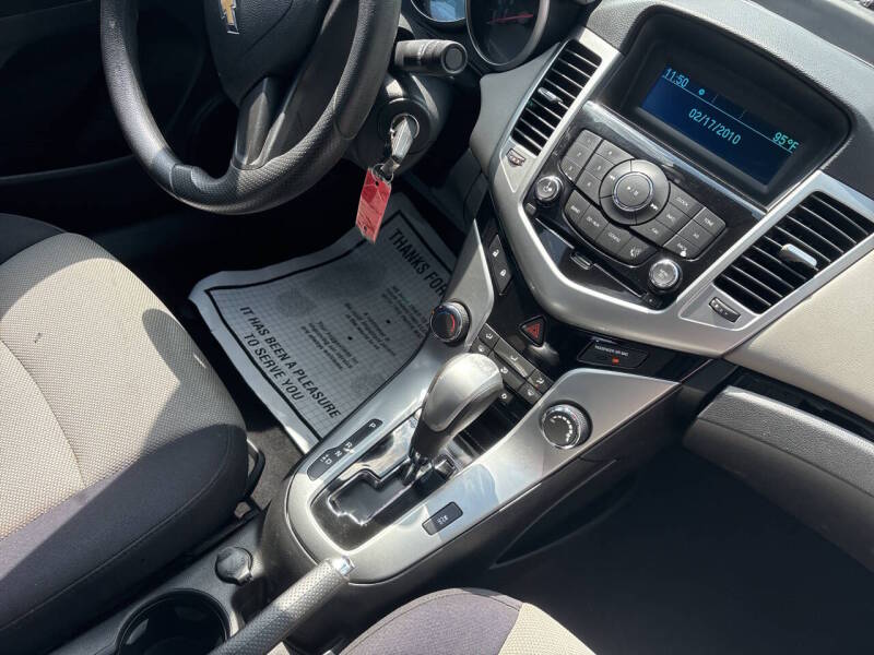 2013 Chevrolet Cruze thumbnail 8