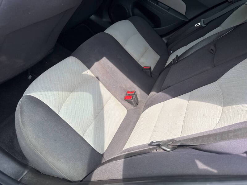 2013 Chevrolet Cruze thumbnail 12