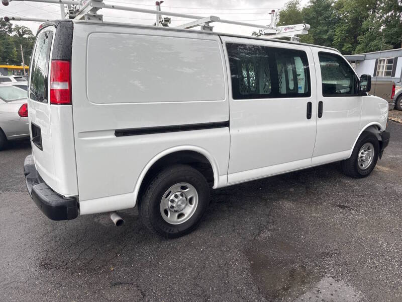 2018 Chevrolet Express thumbnail 6