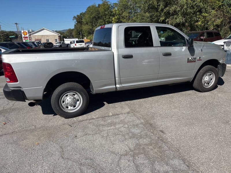 2016 RAM 2500 thumbnail 8