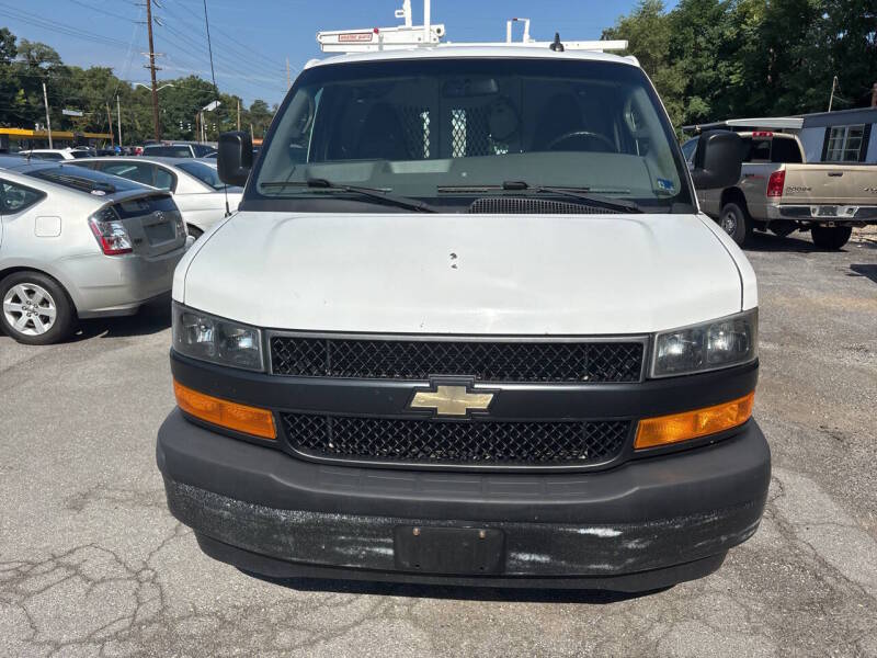 2018 Chevrolet Express thumbnail 3