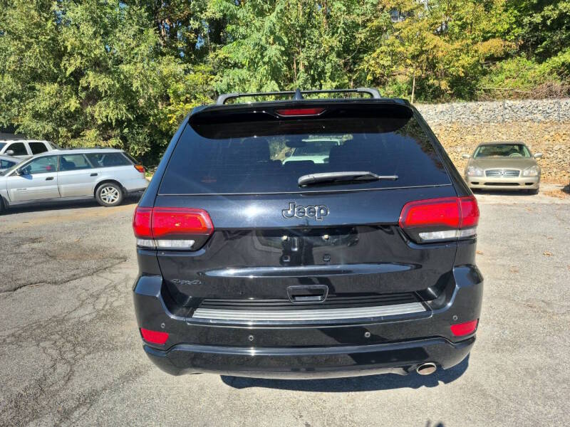 2017 Jeep Grand Cherokee thumbnail 4