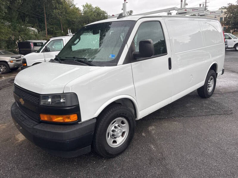 2018 Chevrolet Express, view 1 of 18