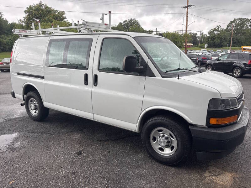 2018 Chevrolet Express thumbnail 4