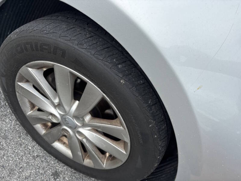 2014 Kia Forte thumbnail 13