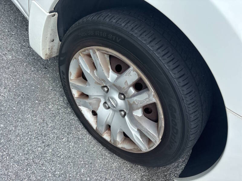 2010 Nissan Sentra thumbnail 12