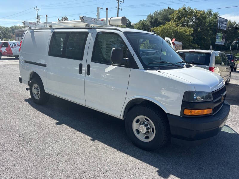 2020 Chevrolet Express thumbnail 2