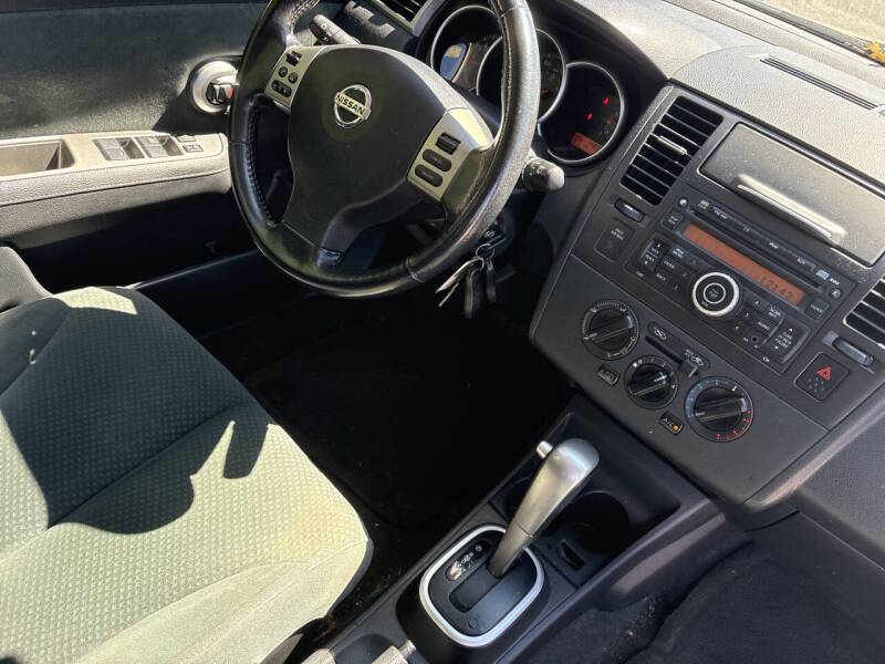 2012 Nissan Versa thumbnail 10