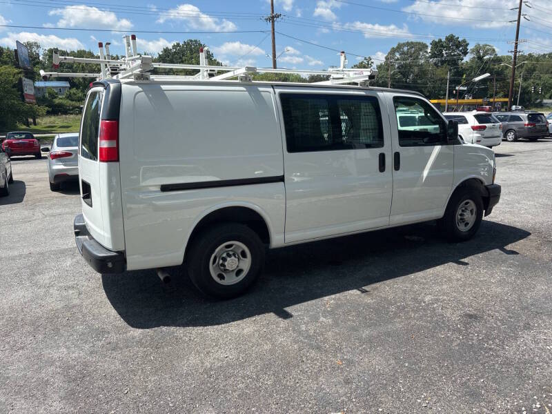 2020 Chevrolet Express thumbnail 4