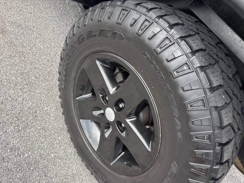 2012 Jeep Wrangler thumbnail 11