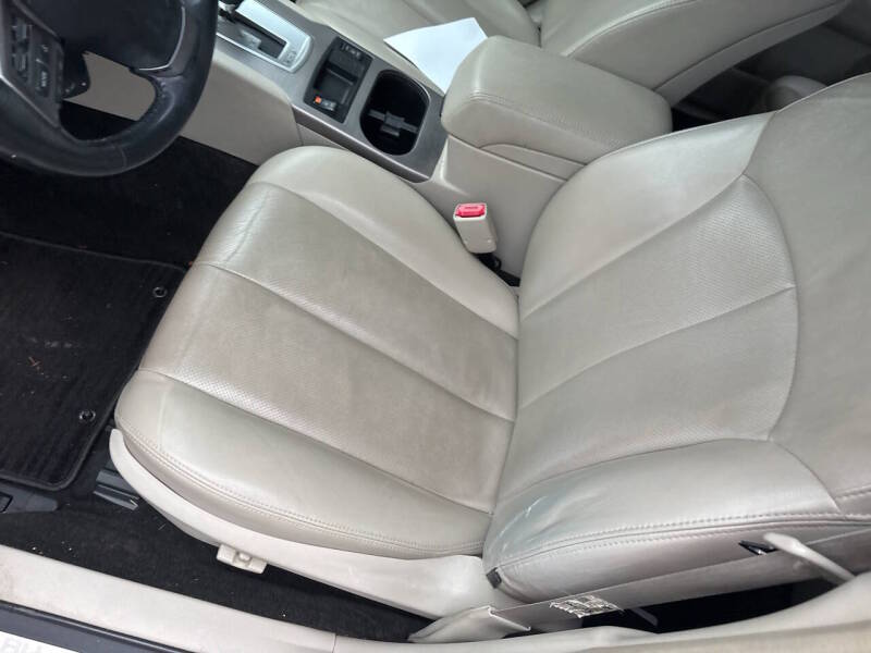 2013 Subaru Legacy thumbnail 12