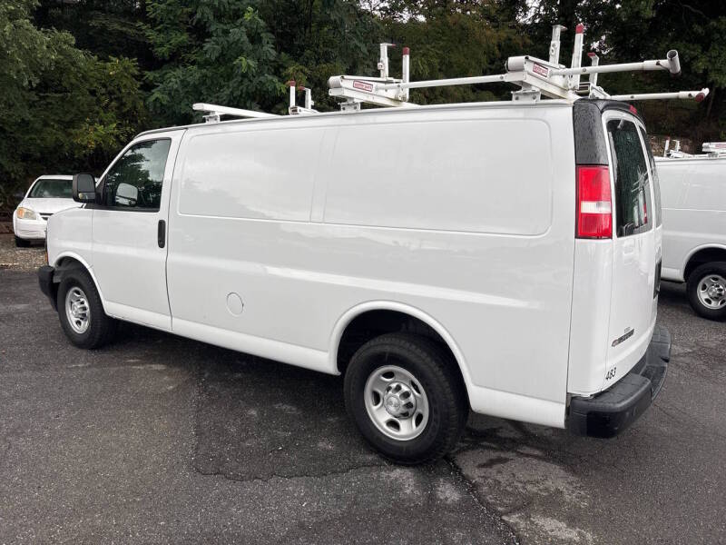 2018 Chevrolet Express thumbnail 2