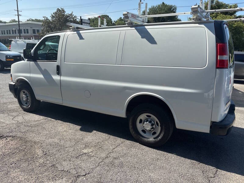2018 Chevrolet Express thumbnail 8