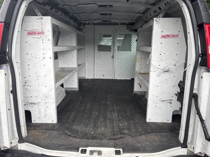2018 Chevrolet Express thumbnail 14