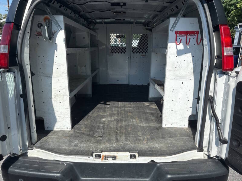 2020 Chevrolet Express thumbnail 16