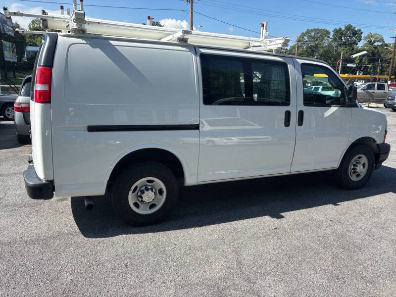 2020 Chevrolet Express thumbnail 4