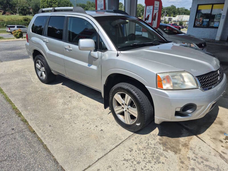 2010 Mitsubishi Endeavor thumbnail 3
