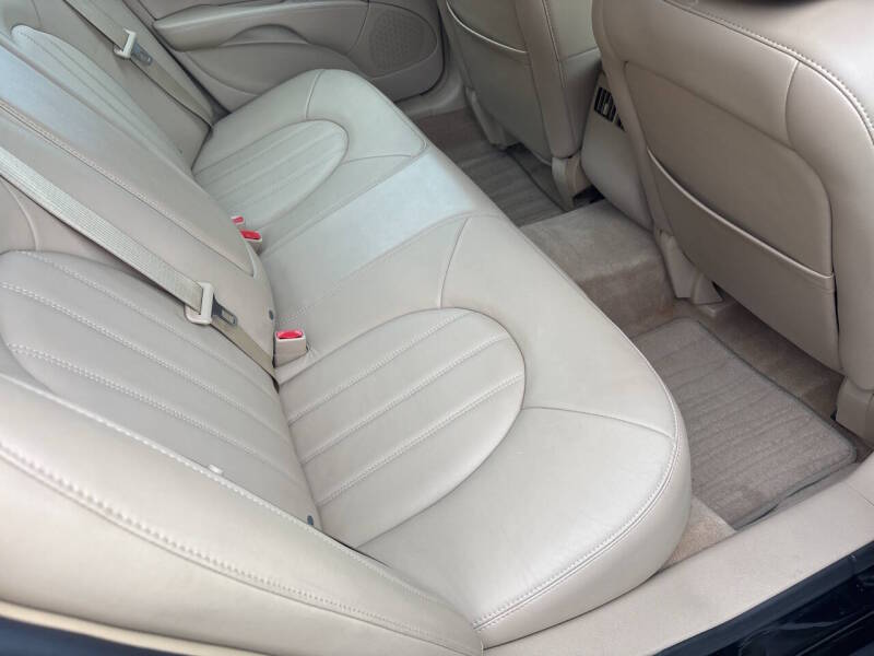 2011 Buick Lucerne thumbnail 14