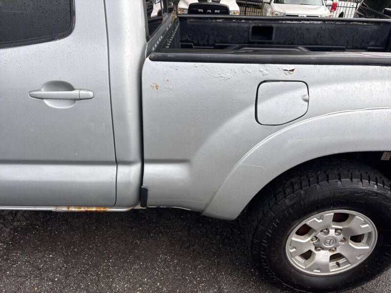 2009 Toyota Tacoma thumbnail 16