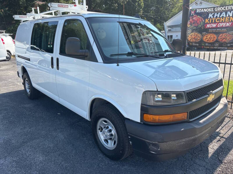2018 Chevrolet Express thumbnail 2