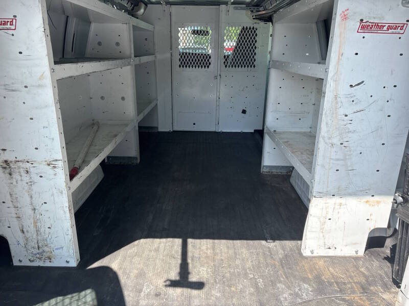 2020 Chevrolet Express thumbnail 15