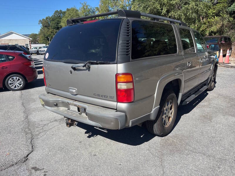 2002 Chevrolet Suburban thumbnail 10