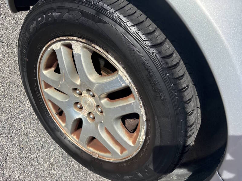 2004 Subaru Outback thumbnail 15