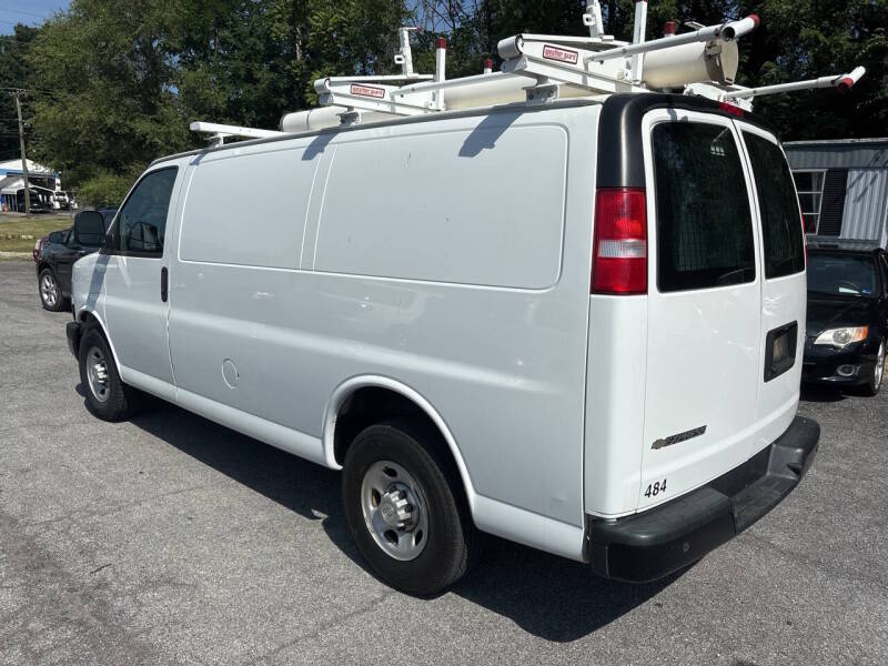 2018 Chevrolet Express thumbnail 10
