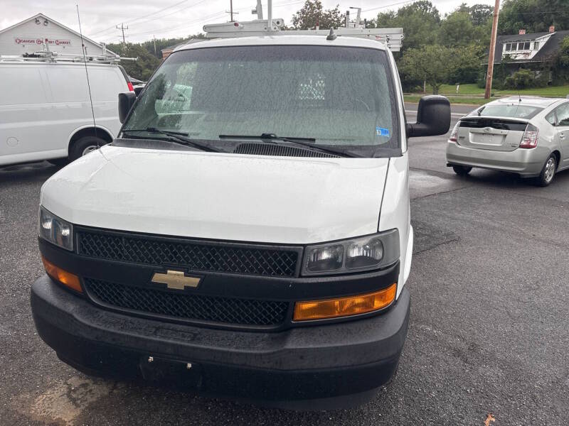 2018 Chevrolet Express thumbnail 3
