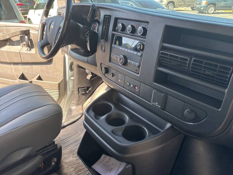 2020 Chevrolet Express thumbnail 9