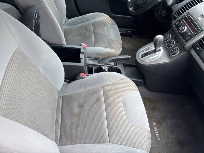 2010 Nissan Sentra thumbnail 10