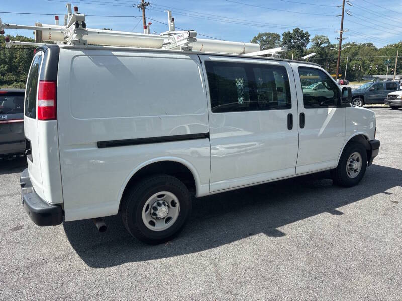 2018 Chevrolet Express thumbnail 7