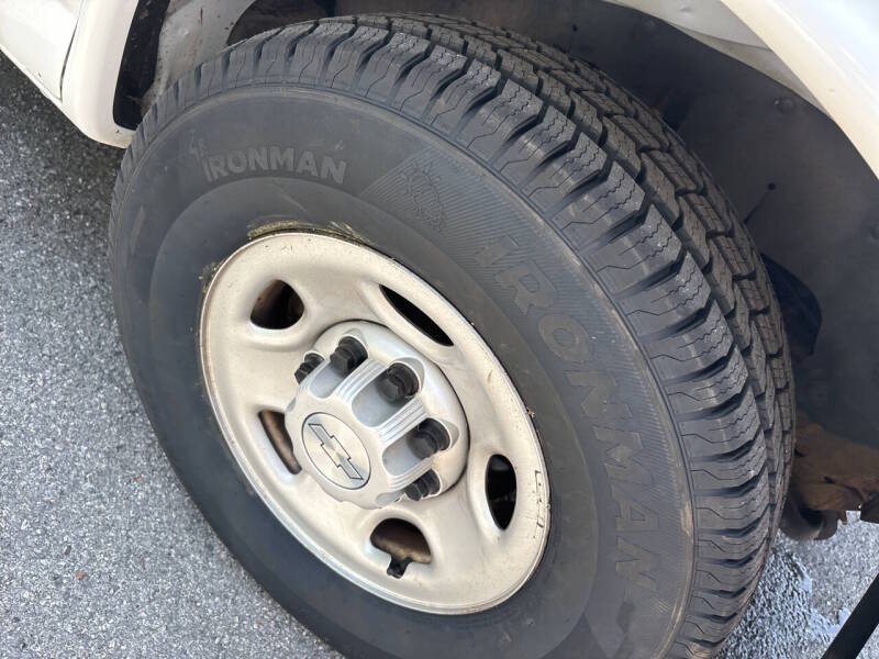 2018 Chevrolet Express thumbnail 15