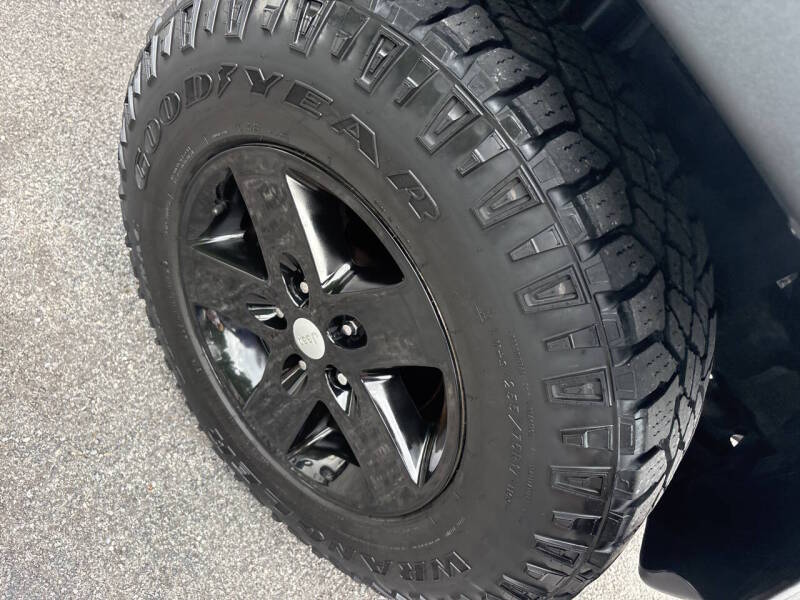 2012 Jeep Wrangler thumbnail 14