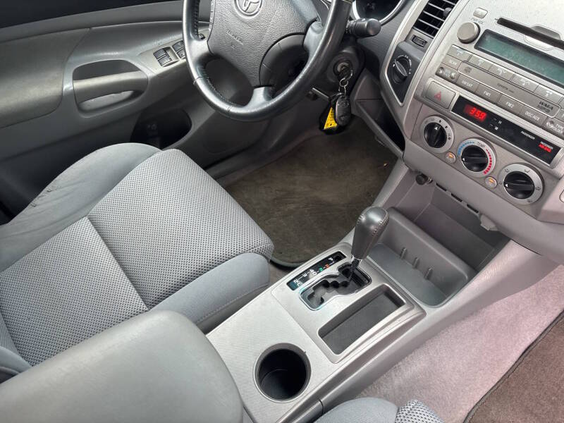 2009 Toyota Tacoma thumbnail 11