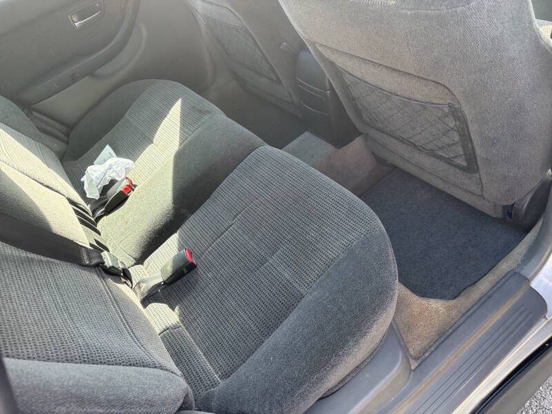 2004 Subaru Outback thumbnail 7