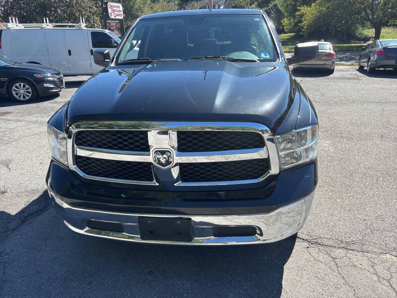 2016 RAM 1500 thumbnail 3