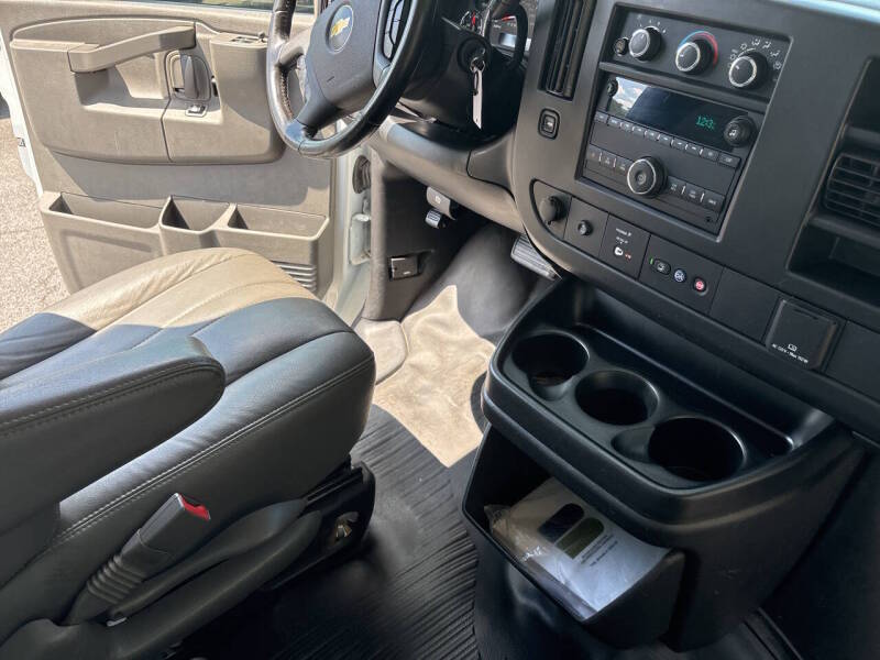 2020 Chevrolet Express thumbnail 12