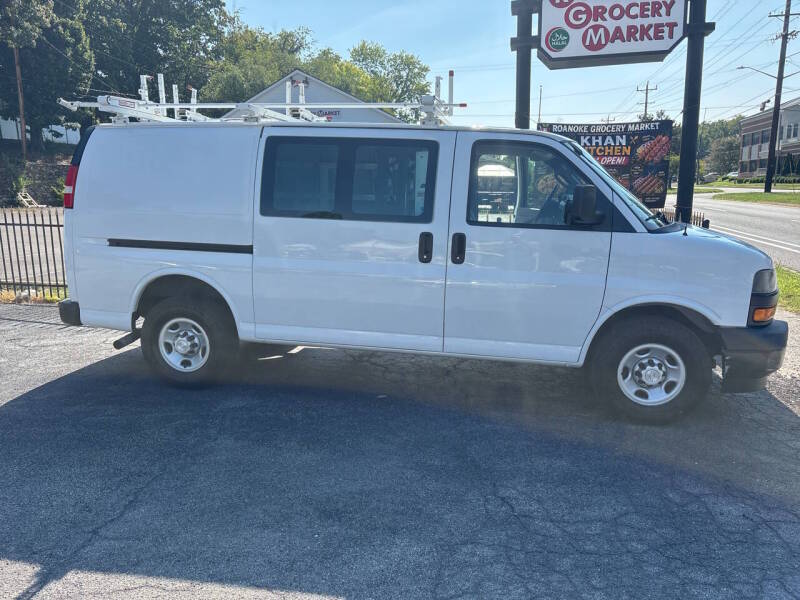 2018 Chevrolet Express thumbnail 5