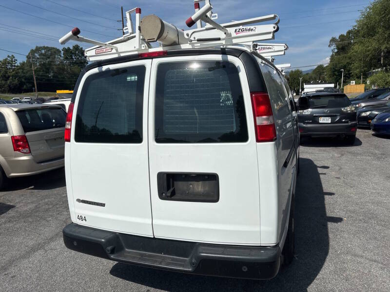 2018 Chevrolet Express thumbnail 8