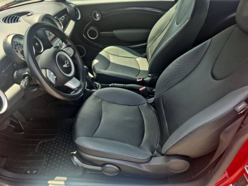 2010 MINI Cooper thumbnail 6