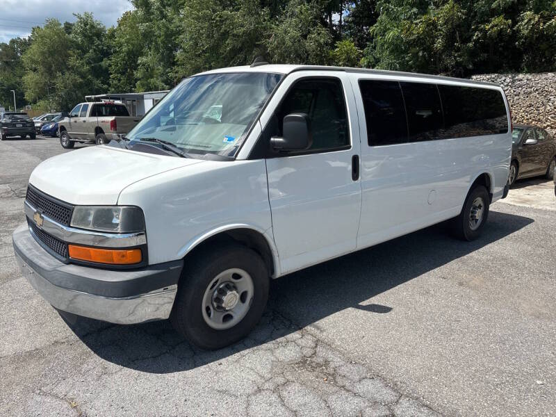 2016 Chevrolet Express, view 1 of 18