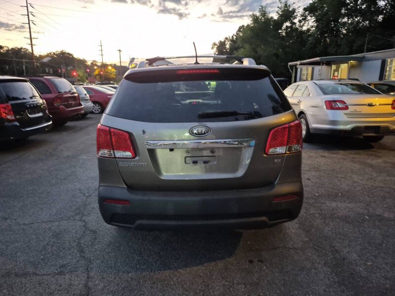 2011 Kia Sorento thumbnail 3