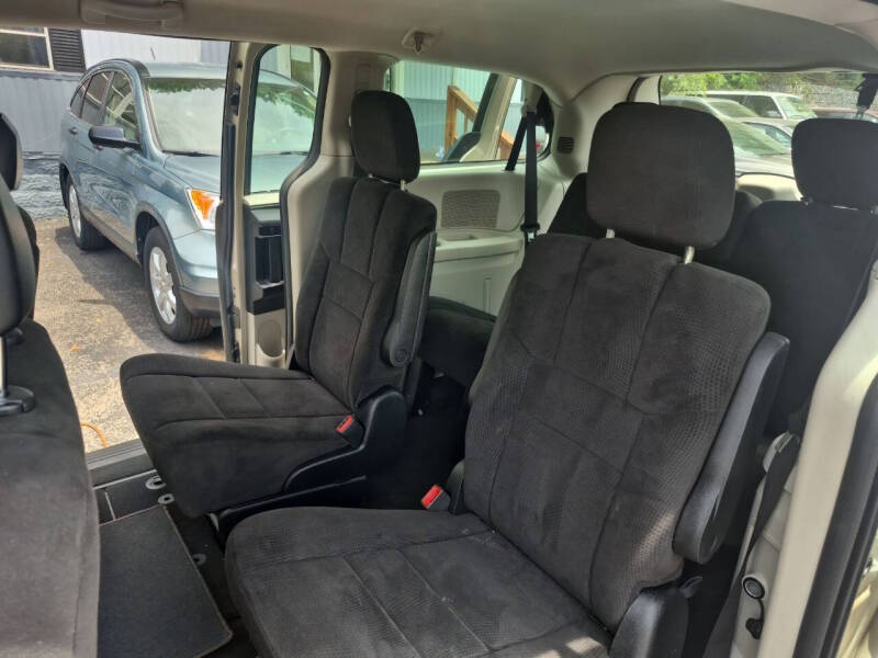 2013 Dodge Grand Caravan thumbnail 6