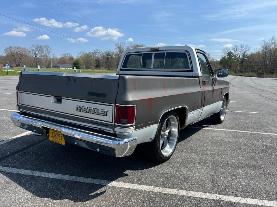 1986 Chevrolet C10 thumbnail 4
