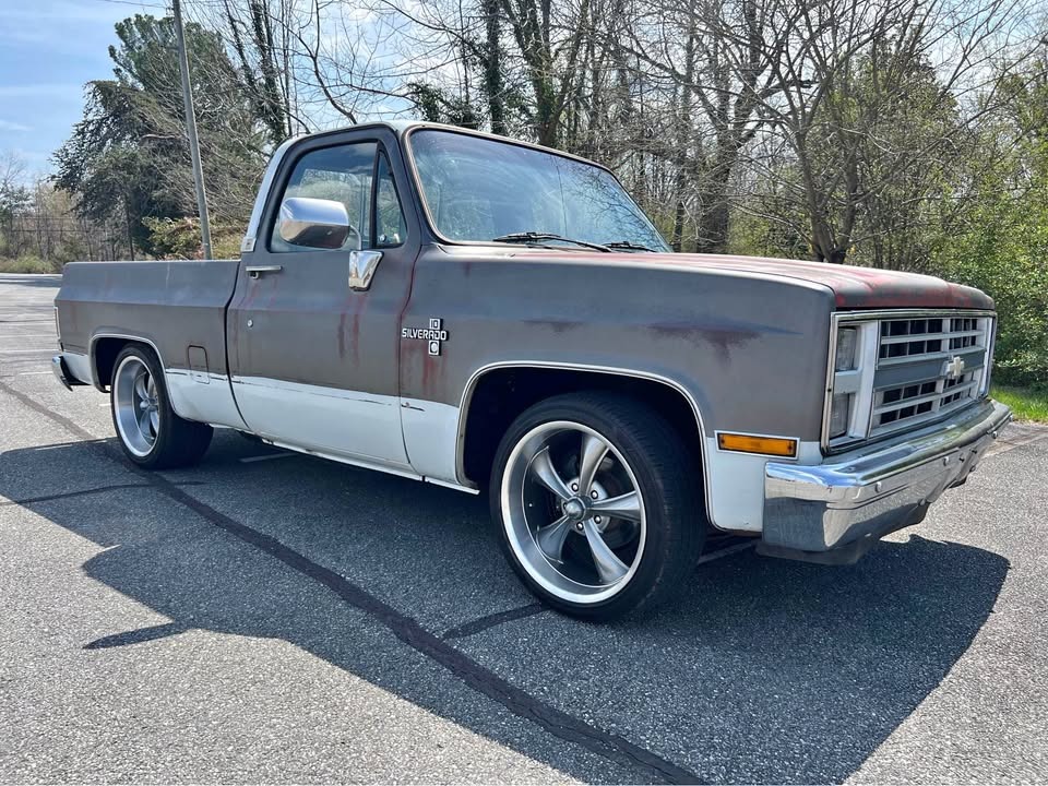 1986 Chevrolet C10 thumbnail 5